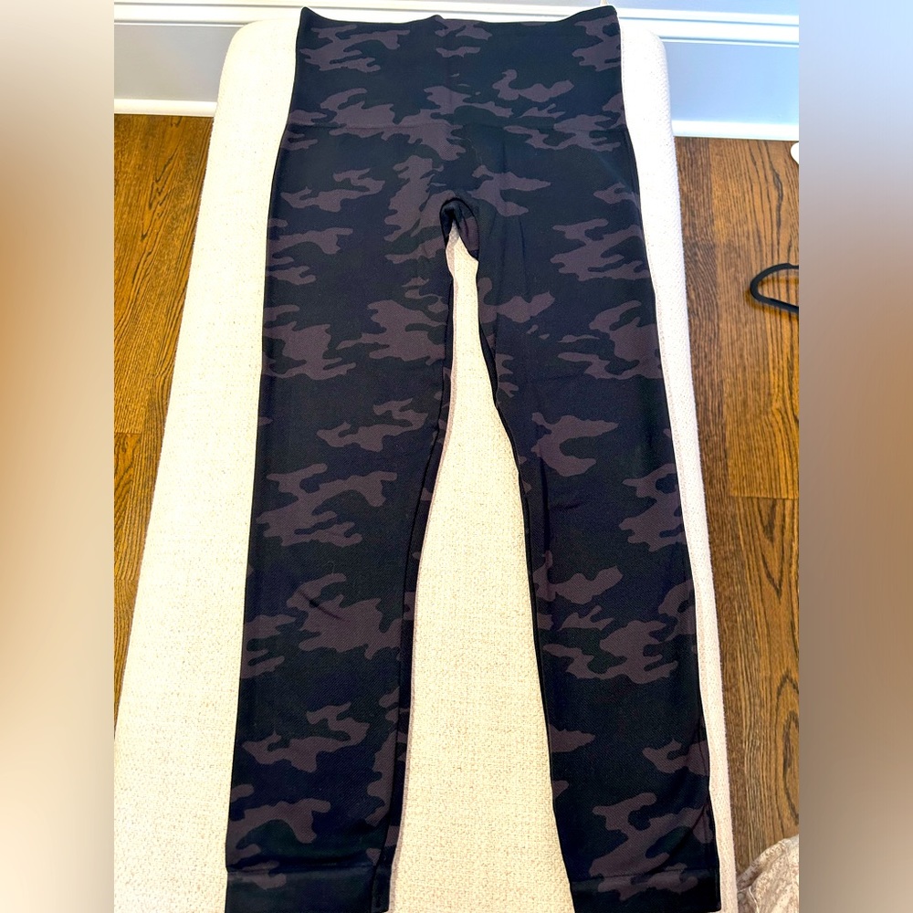 Spanx Camo Seamless Leggings